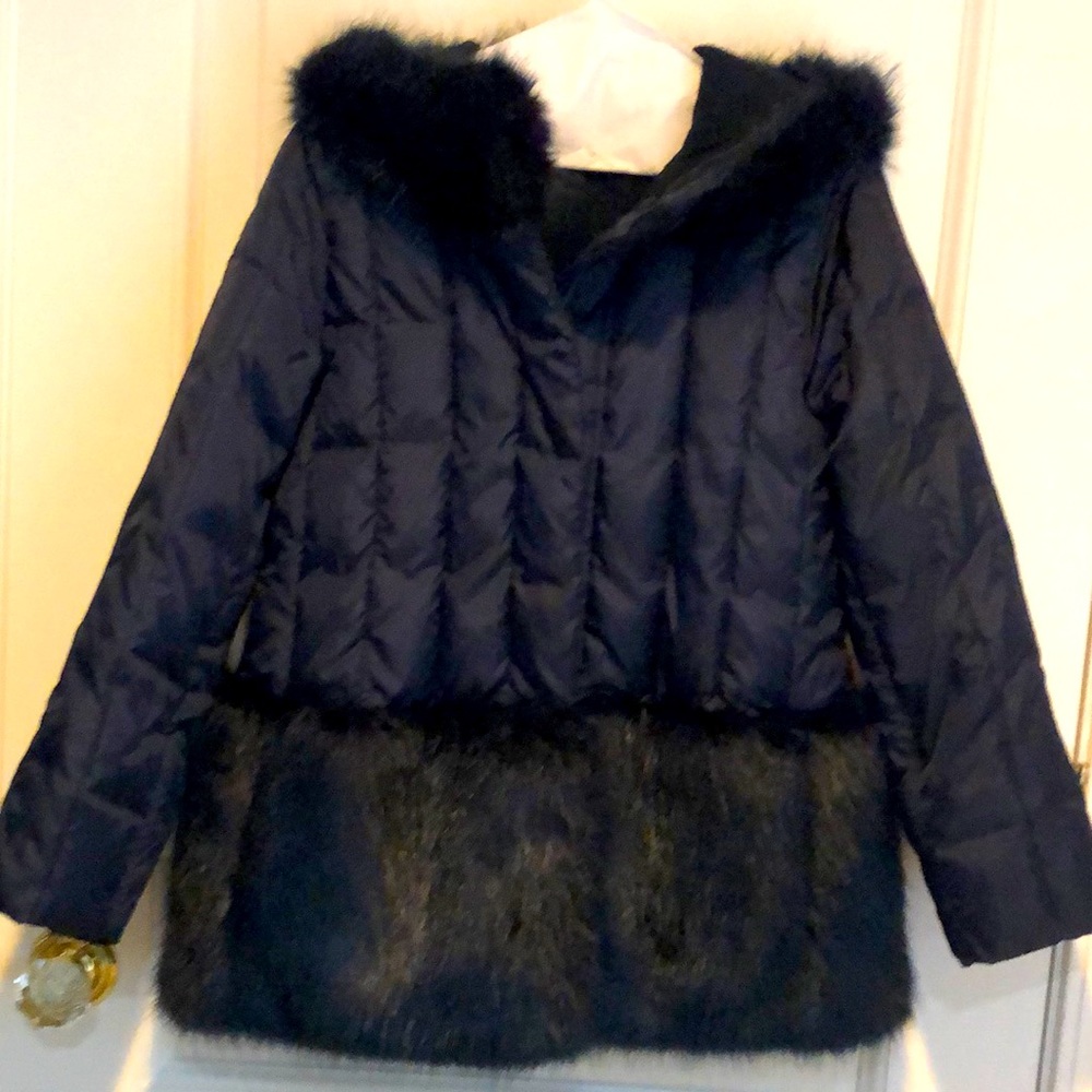 Jcrew girls park jacket size 12 with beautiful fur detail. Excellent condition
